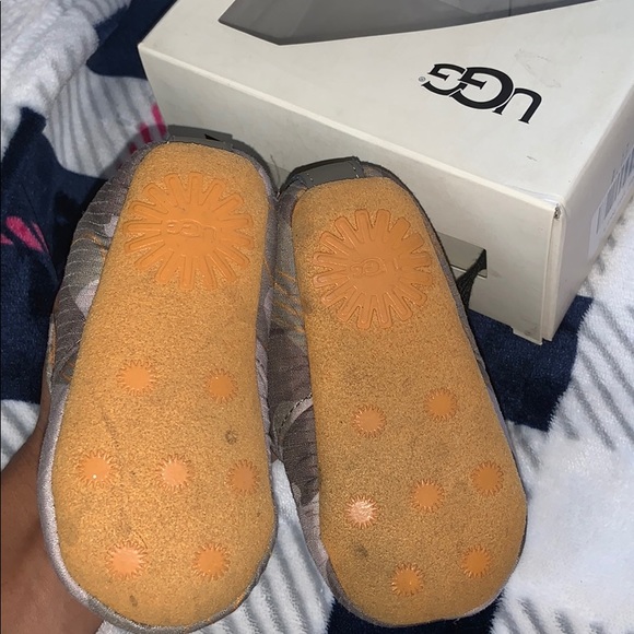 Toddler ugg - Picture 2 of 3